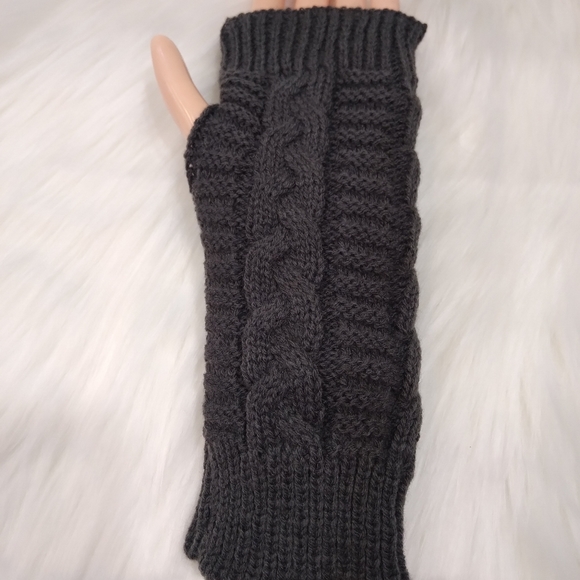 Fingerless Braided Knitted Gloves In Dark Gray - Picture 2 of 8
